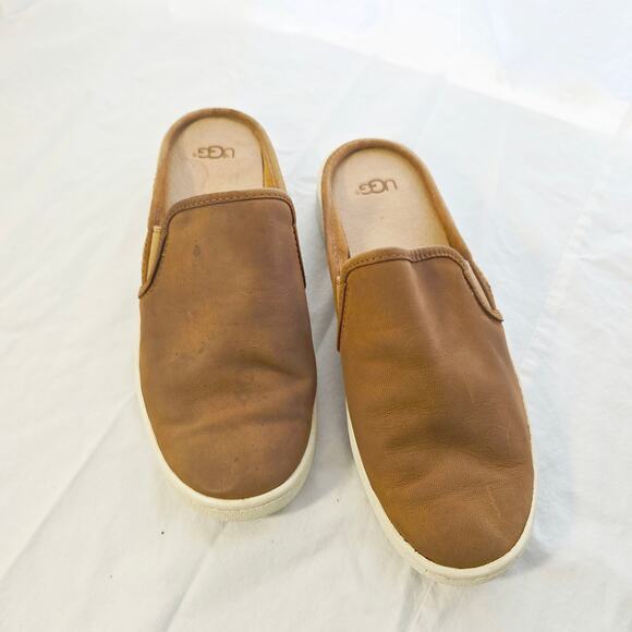 UGG Shoes - UGG Gene Nubuck Slip on Brown Sneakers Slide Leather Size 7.5
